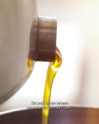 A lot of people like to talk the talk about eating organic. But not many take the time to read beyond the label. There are lots of “organic” honeys on the market that are sourced from 1, 2, 3, or even 4 different countries — all blended by international honey exchanges and middlemen.​ ​ For Organic Hive, we went straight to the source, working directly with a Brazilian beekeeper co-op to find a beautifully sweet and floral organic honey. We shook their hands, tasted their honey, and brought it b