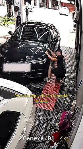 Pha cứu nguy đi vào lòng đất 😂 #giaothong #suaxeoto #haihuoc #vuive #giaitri #phunu