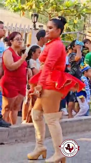 Belleza de TIBURONES Music Band #dance C#cachiporras #palillonas #viralshorts #viralvideo ￼
