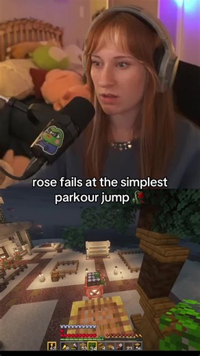 someone get auntie off this game 🫩 #roesthorne #clips #streamer #minecraft #jsmp