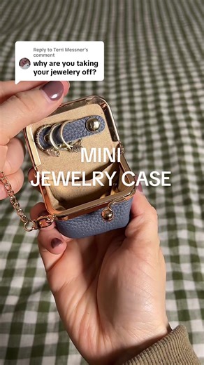 Organizing Jewelry While Traveling: A Must-Have Mini Case