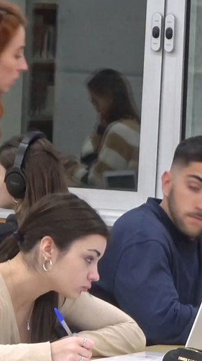 INSTAGRAM: EROLA JONS #prank #humor #joke #library #camaraoculta #study #fyp #foryou #viral #broma #foryoupage | Erolajonssd