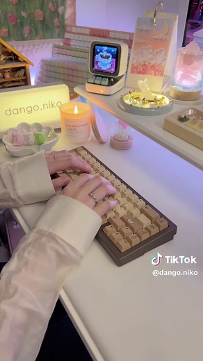 coffee-themed keyboards are underrated ☕️ ft. TG67 keyboard barebones in mocha, White Fox linear switches, and PolyCaps Coffee Shop keycaps designed by @Hipyo , all from Kinetic Labs! enjoy some clacky clacks 🫶🏻 this anodized brown color is gorgeous 🤎 and i looove the novelty design of this keycaps set 🥺 #keyboard #unboxing #asmr