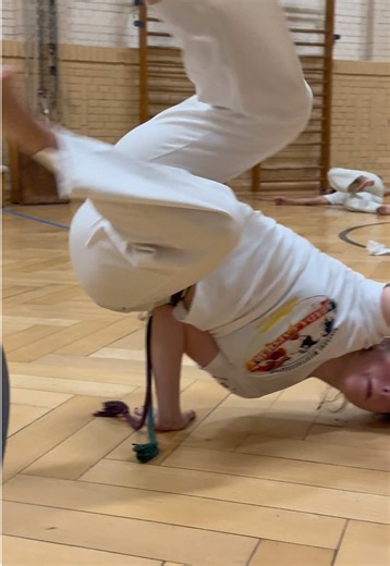 Testando novas sequências de Benguela✨ Trying new Benguela sequences #capoeira #athlete #benguela #foryou
