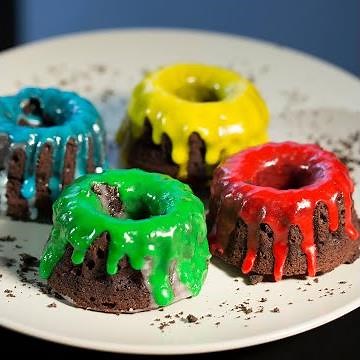Mini Oreo Bundt Cakes
