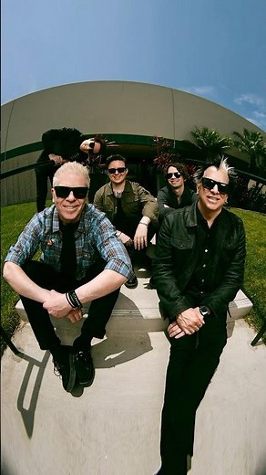 Listen to LIGHT IT UP + pre-order/pre-save our album #SUPERCHARGED ⚡