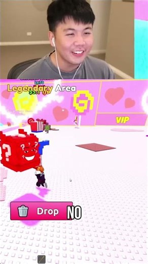 Roblox Player's INSANE Money Glitch! $200 Trillion?! #shorts