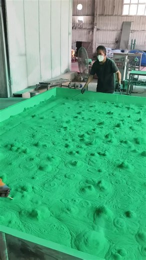 헧헲헰헵헻헼헹헼헴혆 | 헜헻헻헼혃헮혁헶헼헻 | 헚헮헱헴헲혁혀 on Instagram: "Coating This Metal Rod In Green Colour #tech #technology #innovation #engine"