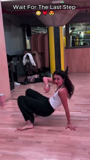 💃 Sun Saathiya 🌸 | @gauri_mahendra | Cute Girl Dance Video | #dancevideo #ytshorts #dancer #shorts