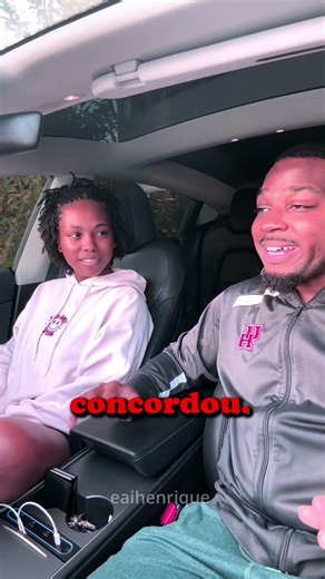 ESSE CARA CONSEGUE RIR SEM ABRIR A BOCA