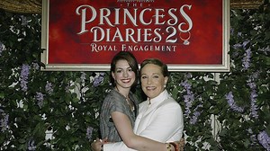 Catching up with Anne Hathaway and the cast of 'The Princess Diaries'