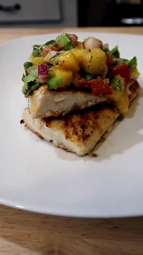 Delicious Grilled Mahi-Mahi with Mango Salsa Recipe
