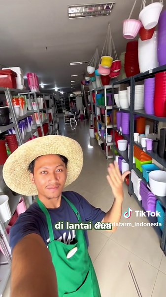 Mana ni warga tangsel yang masih bingung ingin cari peralatan berkebun terlengkap dan termurah? Sini sini biar mimin kasih tau Untuk informasi lebih lengkap bisa langsung hubungi CS Panda farm (085718331120) atau bisa langsung mampir ke E-Commerce kita PANDA FARM Alamat Offline store Panda Farm, Jl. RE Martadinata No.6, RT.3/RW.9, Cipayung, Kec. Ciputat, Kota Tangerang Selatan, Banten 15411 #pandafarm #tipsberkebun #perkebunan #pertanian #perlengkapanberkebun #tangerangselatan #lifehacks