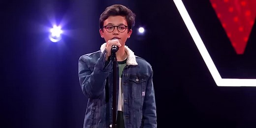 Justin Sings 'Lovely' by Billie Eilish in Belgium