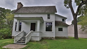 Ozarks-based Laura Ingalls Wilder museum responds after author’s name scrubbed from award