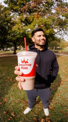 This could be you. Swing by and pick up a 32 oz for the price of a 20 oz today! 🥤 #FreeUpsizeFriday | Smoothie King