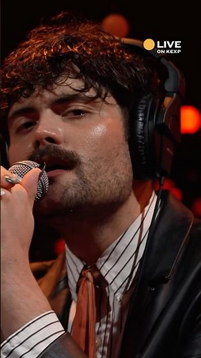 Model/Actriz performs "Cinderella" and more Live on KEXP