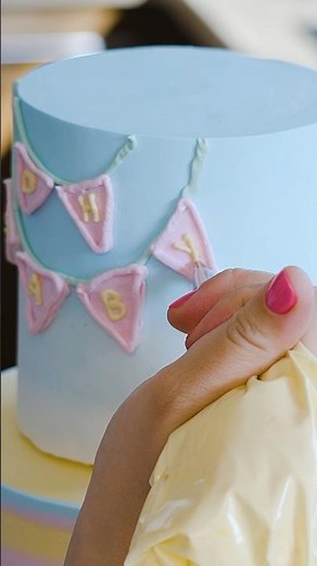 Making my own baby shower cake! 🩷🩵Full tutorial on my channel 🫶🏼 #babyshower #cake #cakes