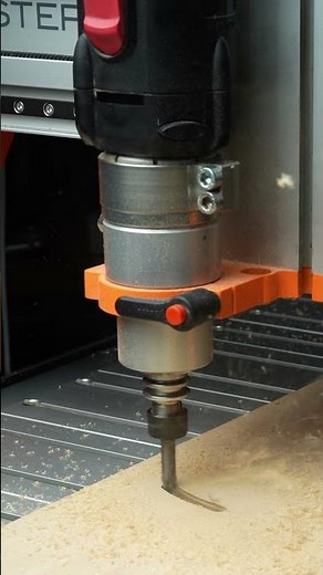 Holz-Buchstabe CNC fräsen | Stepcraft M.700 + AMB 1400 | Ø8mm Freud Kompressionsfräser