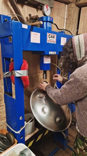 Pressing dimples on a handpan | Handpan Maker | Learning to build my own handpans