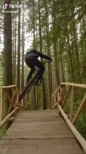 Absolute skill. #mtb #fyp #athlete #camelbak 🎥: @remymetailler