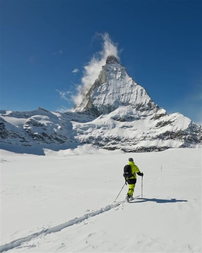 Meet #GoProHERO12 Black—part 4 of 9 📷 New HDR Video Blown highlights lost shadows are a thing of the past with the addition of High Dynamic Range (HDR) video modes in HERO12 Black. By exposing each video frame at 2 different levels combining them into 1 balanced image, this new-to-GoPro setting captures details that might typically be lost in bright dark areas of your footage. The result is life-like videos that replicate the high dynamic range of the human eyes 👀 Available in Malaysia at MYR 