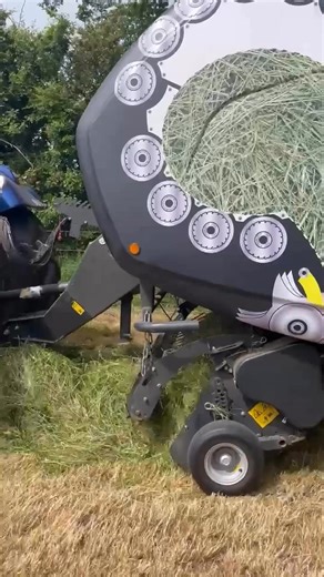 #Vicon FastBale non-stop fixed chamber baler-wrapper demo with Gwili Jones 💪🏻 | Vicon UK