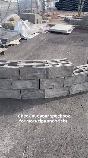 Blake Smith Techo-Bloc on Instagram: "Radius Brandon Free standing wall with NO CUTS!!! Save time and money by choosing the right arc, and avoid saw time. Less cuts=less time, less silica, better looking install, and more money to your bottom line! Check out the #techobloc spec book for more details and #designoptions #hardscaping #value #silica #outdoordesigner"