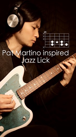 Yuto Kanazawa | NYC Guitarist on Instagram: "This is the intro lick I played on Blue Bossa solo guitar video with @stilblu_guitars model jm I was working on Pat Martino’s linear expression on the other day and liked one of his activity idea that contains b9 as a passing note for minor conversion lick. I realized I get more ideas of what to play when I go through scale pattern like 5 b7 9 b9 1 as I played in the beginning of this lick. This video is an example of the development starting with tha