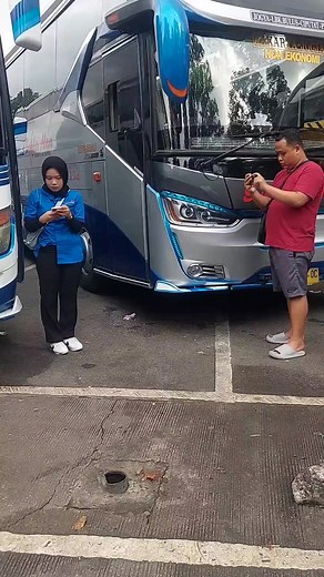46K views · 514 reactions | Episode 407 momen sopir perempuan cadangan Bus Sumber Alam bertemu mania di Terminal Poris Plawad #reels | Sumber Alam Mania | Facebook