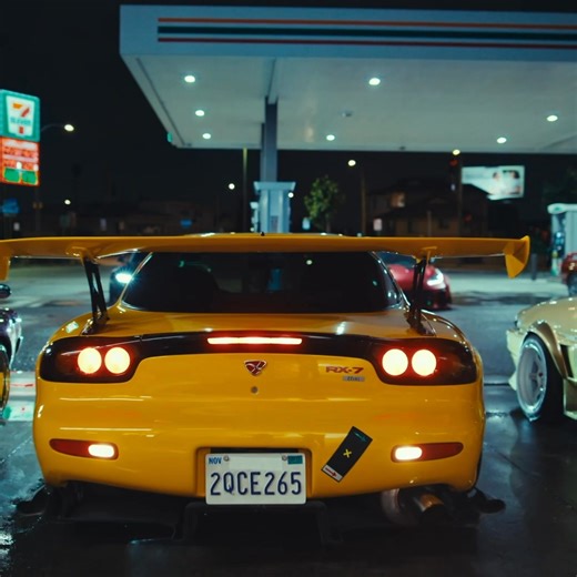 Roll-Up & Refuel™ with a Big Gulp® drink. Only with 7REWARDS®. | 7-Eleven