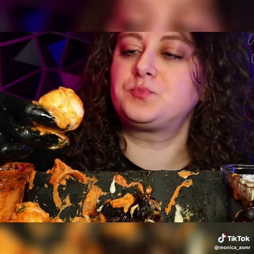 🍳✨ SOFT BOILED EGGS & OXTAIL MUKBANG ✨🍖 The meat is falling off the bone and the sauces are dripping with flavor 🤤🔥 Get into this ultimate ASMR feast featuring tender, juicy oxtails, soft boiled eggs, and a double sauce combo: my creamy garlic seafood boil sauce AND rich, cheesy Alfredo sauce 🧄🦀🧀 Every bite is buttery, creamy, and packed with those addicting sounds you love 😮‍💨 If you're into egg boils, fall-off-the-bone oxtail, and silky sauces—this one’s calling your name! 🎥 CLICK TH