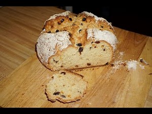 RAISINS SODA BREAD