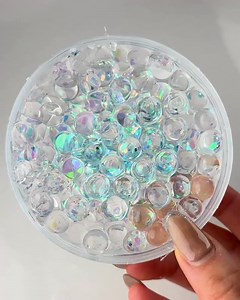 마틸다 | @pastello_slime 무구멍 파스텔로 무구멍도 베이스 이츠굿 아니근데 집에 무구멍 분리비즈해둔거 너무 많아서 클리어만들기만하면 되는디 영원히미루는 사람 #slime | Instagram