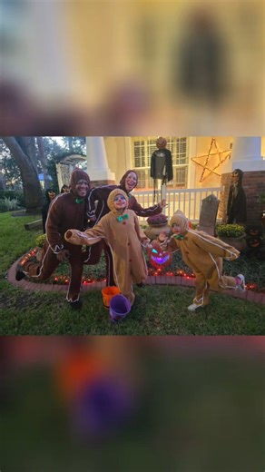 ✨ “Run, run as fast as you can… you can’t catch this gingerbread fam! 🍪✌️ Do you know the Muffin Man? He moved to Groovy Lane & brought peace, love, and gumdrops. Halloween 2025 — Home Sweet Home 🎃🏡💛” ✨ #Halloween2025 #GingerbreadFamily #RunRunAsFastAsYouCan #MuffinManMagic #HomeSweetHome #CatchMeIfYouCan #HippieVibesOnly #PeaceLoveAndCookies #FamilyCostumeGoals #HalloweenVibes #SpookySeason #TikTokMadeMeDoIt #GroovyGhouls #RetroHalloween #FamilyFun #MatchingCostumes #DIYHalloween #GoodVibes