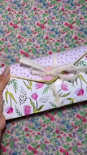 37K views · 874 reactions | Such a fun little pocket book made out of envelopes! We will be making one of these little cuties soon! Raise your hand if you want to make one! #fblifestyle #CraftingLife #diy #CraftingCommunity #sewingcommunity #crafts | Junk in the Trunk by Maddie | Facebook