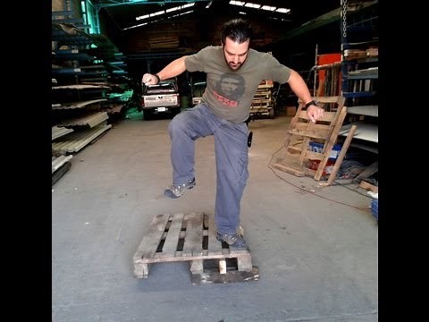 RECYCLED PALLET, HOW TO DISMANTLE A WOODEN PALLET without tools, without splitting the wood
