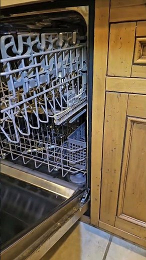 Dishwasher KitchenAid KDFE104DSS0 rack's rails rusted and don't slide #MrThermister