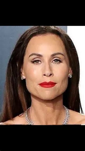 🎬🇺🇸 Actress Minnie Driver, who moved back to the UK after refusing to live under Trump’s presidency, says she’s still fighting for democracy in America and blames MAGA for deepening U.S. division. 💬 “I left because I couldn’t breathe in that atmosphere of fear and division, but silence isn’t an option. Trump’s not the disease; he’s the flare-up.” 🔥 #MinnieDriver #DonaldTrump #MAGA #Democracy #USANews 🇺🇸 #Politics #Hollywood #Freedom #USA | News Feed