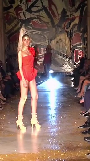 #fail #funny #runway #models #falling