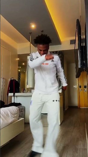 iShowSpeed Does Famous Rat Dance 🕺🐀