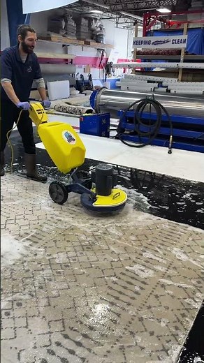 The Most Satisfying White Rug Wash (Wait For The Rinse)