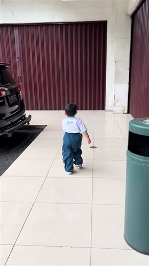 Perfect sporty pants, aktivitas jadi super nyaman dan leluasa bergerak🫡🙏🏼 #celanaparasutanak #celanaparasut #tuwaga