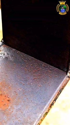 (Sd Sunjid Roy Dj) on Instagram: "beginner welder welding with perfect pulling technique to be an example #welding #iron #welder #art"