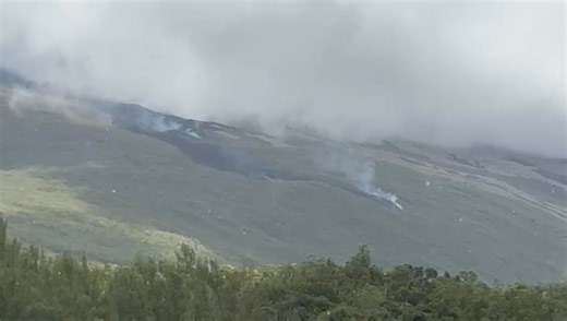🎞️[VIDEO] Volcan: tout ce qu'il faut savoir sur l'éruption; images en direct de la route des laves 👉https://www.lequotidien.re/article/environnement/2026/02/14/video-volcan-tout-ce-quil-faut-avoir-sur-leruption | Le Quotidien de la Réunion