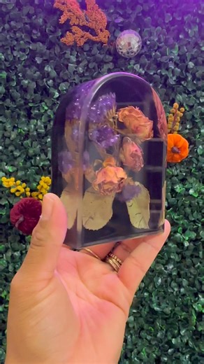 12 reactions | I was asked today if I can preserved old air dried flowers. Yes, I can. Here’s an example #resinart #floralpreservation #wedding | Resin Vibes by MB | Facebook