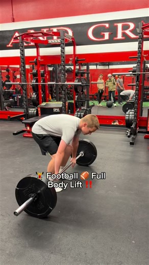 Alec Wyble-Meza | Sports Performance Coach & Personal Trainer on Instagram: "🏋️‍♂️ Football 🏈 Full Body Lift ‼️ This workout will increase your ⬇️ Explosiveness ✅ Power ✅ Strength ✅ Muscle Growth ✅ Proprioception (body awareness) ✅ Athleticism ✅ If you’re a high school football player who is ready to elevate your performance, then DM me to get signed up into my online monthly training programs. Come join and train like D1 football players do! Let’s work‼️ . . . . . #plyometricstraining #online