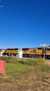 #4830 Back it up🌞Sparkling🌞Union Pacific 🚂🚂🚂 🚂Shreveport Louisiana USA #railfannation #trains #Freight #train #viral #fyp #up #unionpacific | Erica Davis Henderson