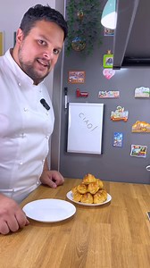 La pasta di pistacchio - Insaporitore per dolci 😉 Qui la ricetta Profiterole al pistacchio crema al pistacchio Glassa bianca 👇 Pasta di pistacchio (casalinga) - 150g di Pistacchi senza sale - 45g di Olio (girasole o mais) - 80g di zucchero - 1g di sale (facoltativo) - 80g di acqua Crema pasticcera al pistacchio - 500g crema pasticcera - 50g pasta di pistacchio (o più) Glassa bianca al pistacchio - 500g panna zuccherata - 50g pasta di pistacchio (o più) Se avete domande come sempre mi trovate n