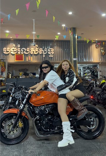CB400SF Motorcycle Ride and Sounds